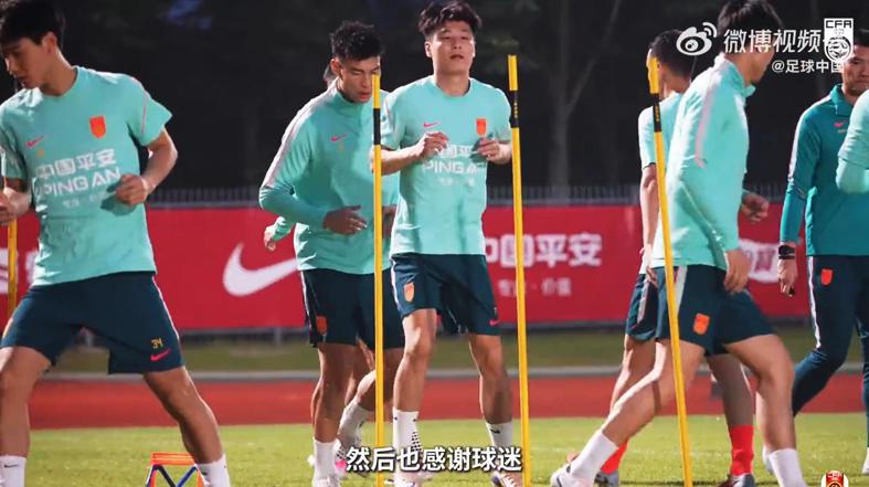 U17男篮虐委内瑞拉！张懿赵杰+2将齐爆，多人贡献，吕飞燕下替补